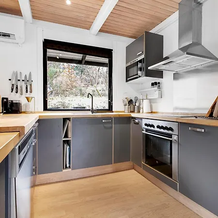 A Cozy, Well-furnished In Mols Bjerge,